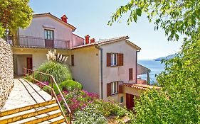 Apartments Rabac 981